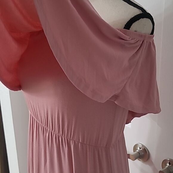 3/$16🎁Elegant Comfort Off Shoulder Maxi Dress sz Medium In Pink - Picture 5 of 13